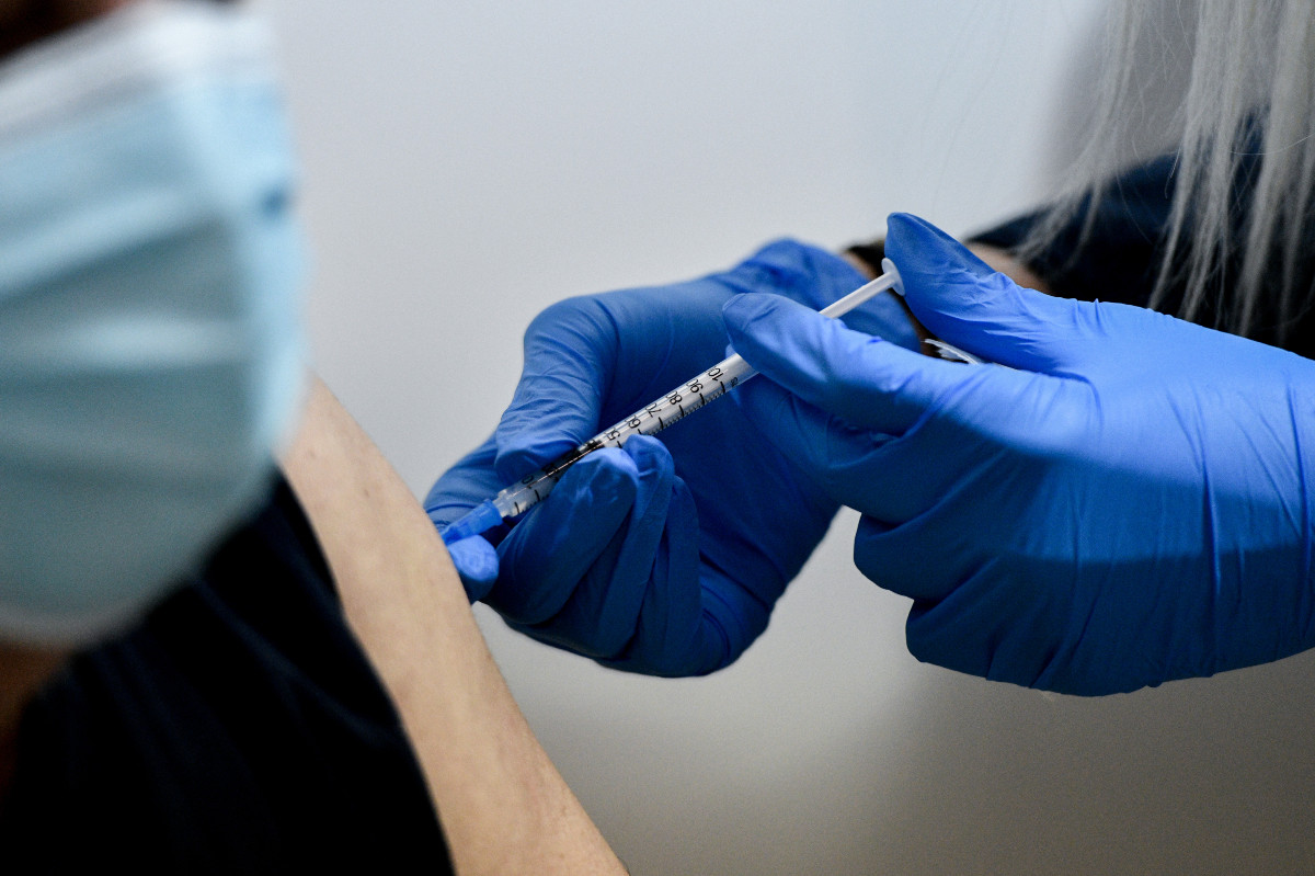 Μετάλλαξη Δέλτα: Μέχρι και 5 φορές λιγότερο αποτελεσματικά τα εμβόλια σε σχέση με την Άλφα