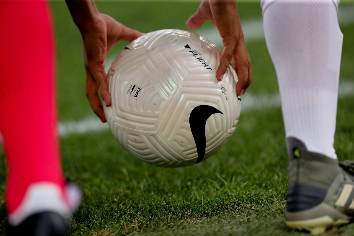 FIFA: Μεταμορφώνει το ποδόσφαιρο με πέντε νέους κανονισμούς