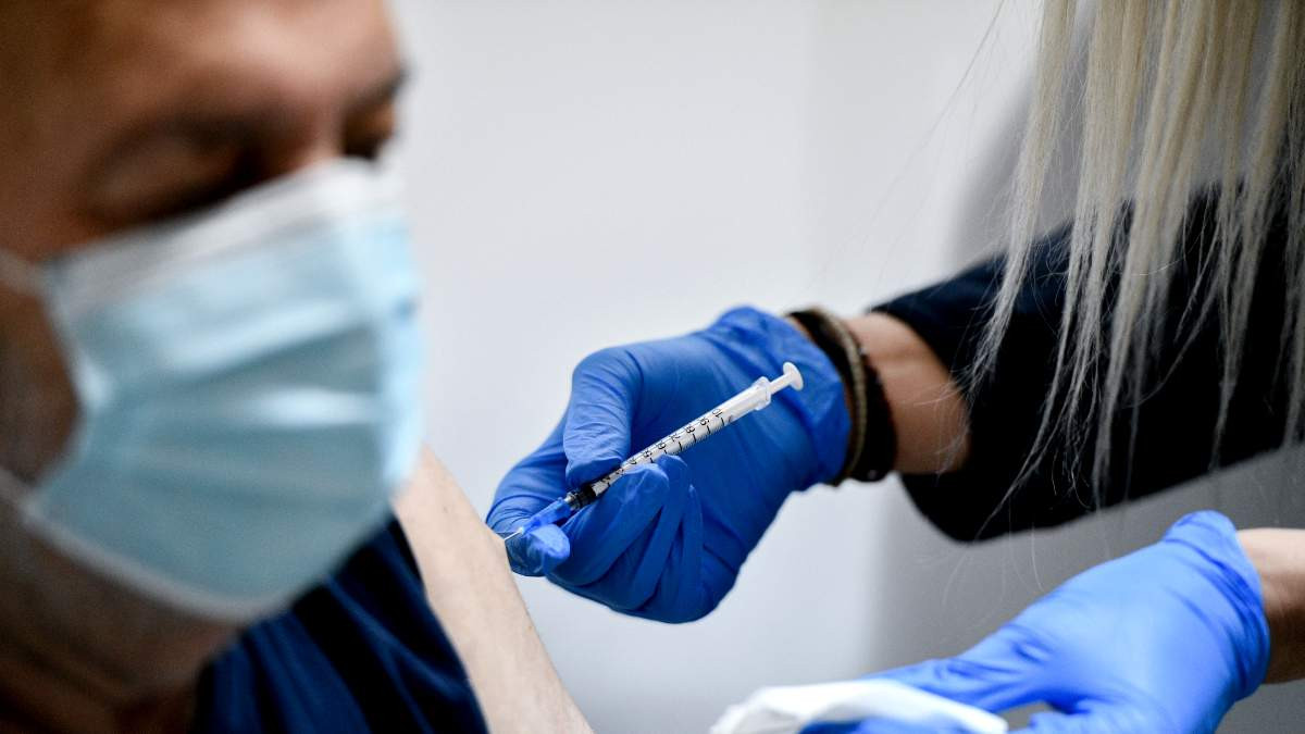 Ο EMA ξεκινά την αξιολόγηση του εμβολίου των Sanofi/GSK