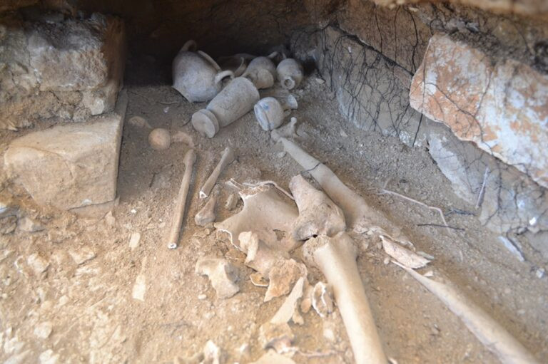 Τάφοι του 5ου αιώνα πΧ ανακαλύφθηκαν στην Κάρπαθο
