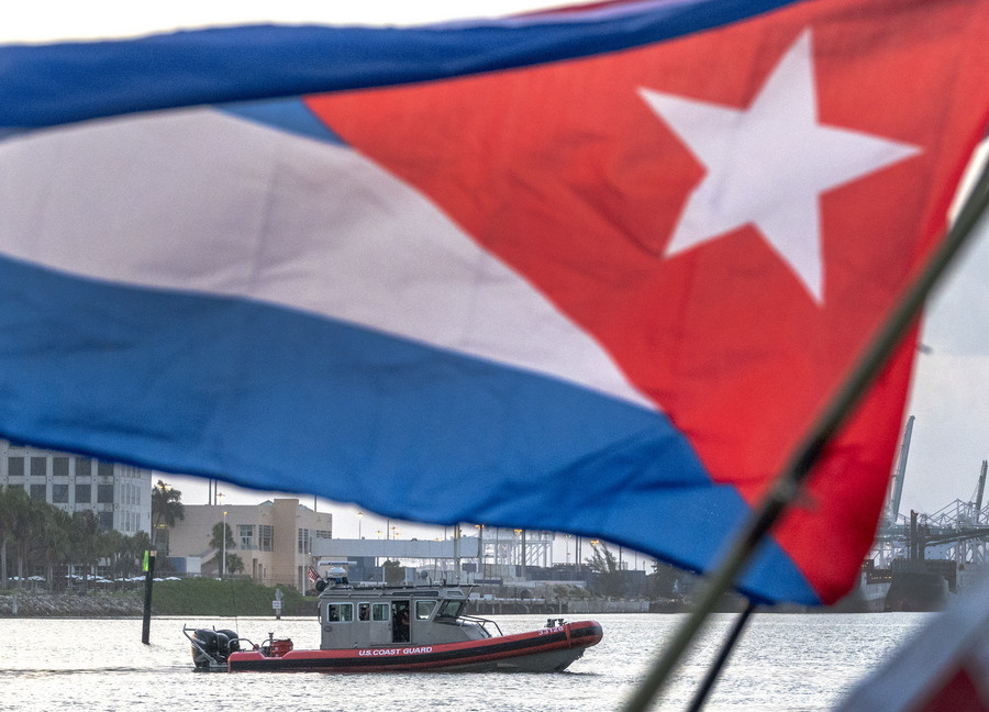 Στα χνάρια Τραμπ ο Μπάιντεν έναντι της Κούβας: Νέες κυρώσεις και απειλές για ακόμη πιο σκληρό εμπάργκο