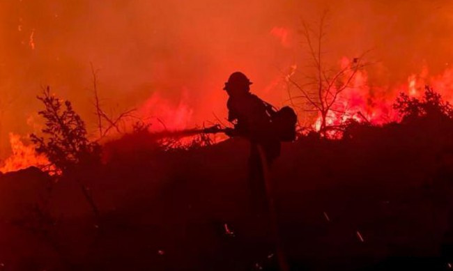 Τεράστια πυρκαγιά στην Καλιφόρνια επηρεάζει τις μετεωρολογικές συνθήκες