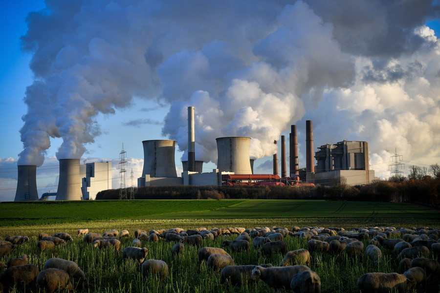 «Πράσινες υποσχέσεις»: Η αλήθεια πίσω από τις δεσμεύσεις των εταιρειών για την κλιματική κρίση