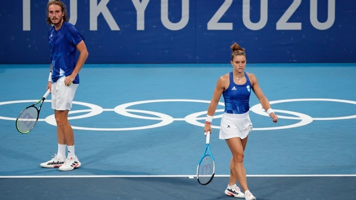 Τσιτσιπάς και Σάκκαρη αποκλείστηκαν και στο μεικτό του τένις