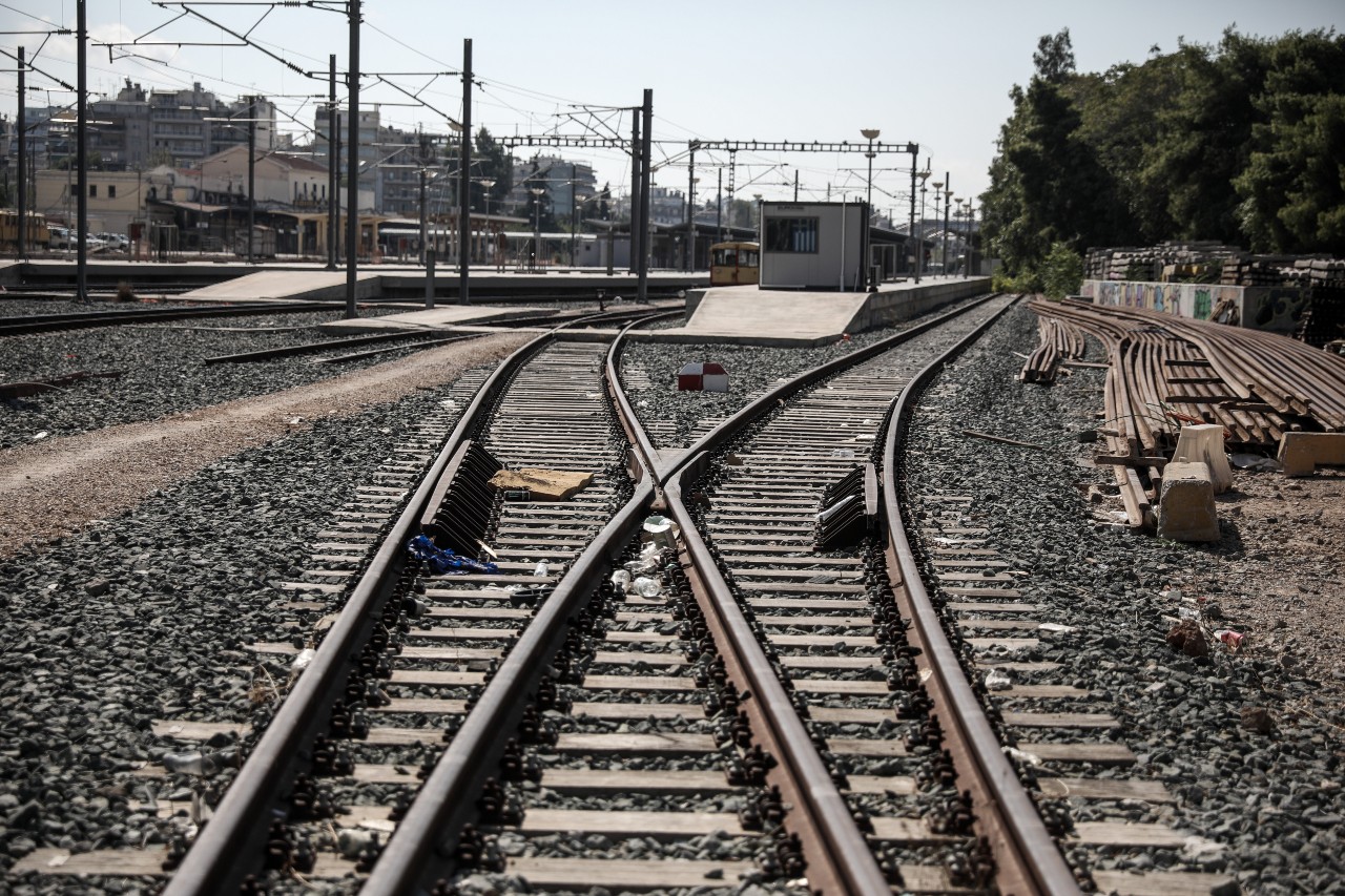 ΤΡΑΙΝΟΣΕ: Αναστέλλονται τα δρομολόγια Αθήνα – Θεσσαλονίκη λόγω της πυρκαγιάς