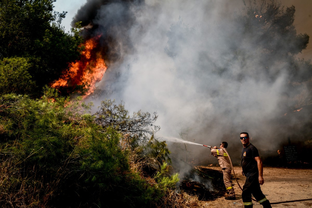 Μαίνονται οι φωτιές σε Ηλεία και Γορτυνία – «Είμαστε εγκαταλειμμένοι παντελώς»