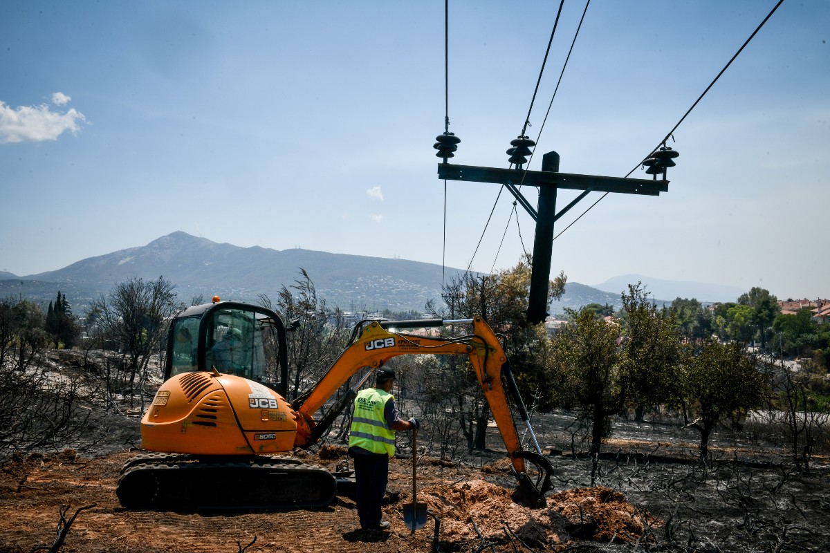 Χωρίς ρεύμα 17.000 νοικοκυριά σε Αττική και Εύβοια