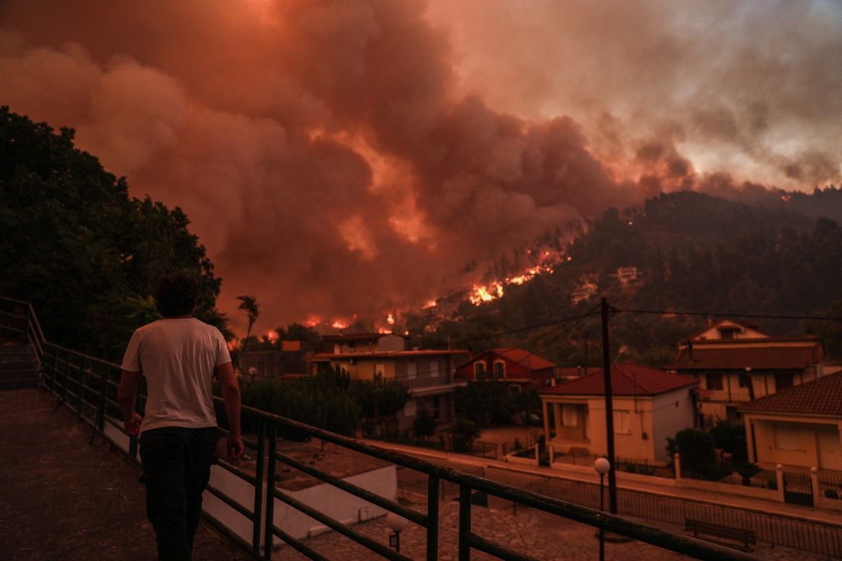 Γερμανικός Τύπος για τις πυρκαγιές στην Εύβοια: «Άφαντο το κράτος – η ώρα των ευθυνών»