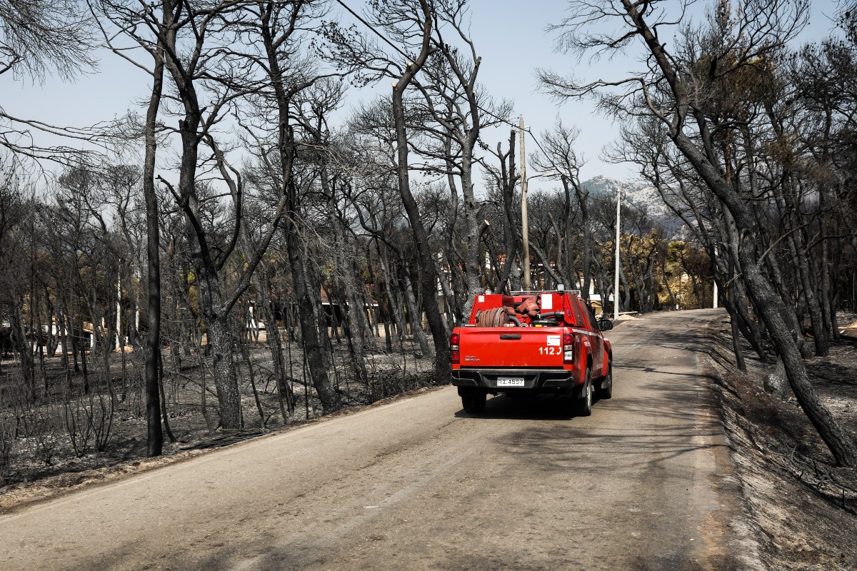 Πυροσβεστική: Σε επιφυλακή για αναζωπυρώσεις σε Γορτυνία, Αρχαία Ολυμπία και Ανατολική Μάνη