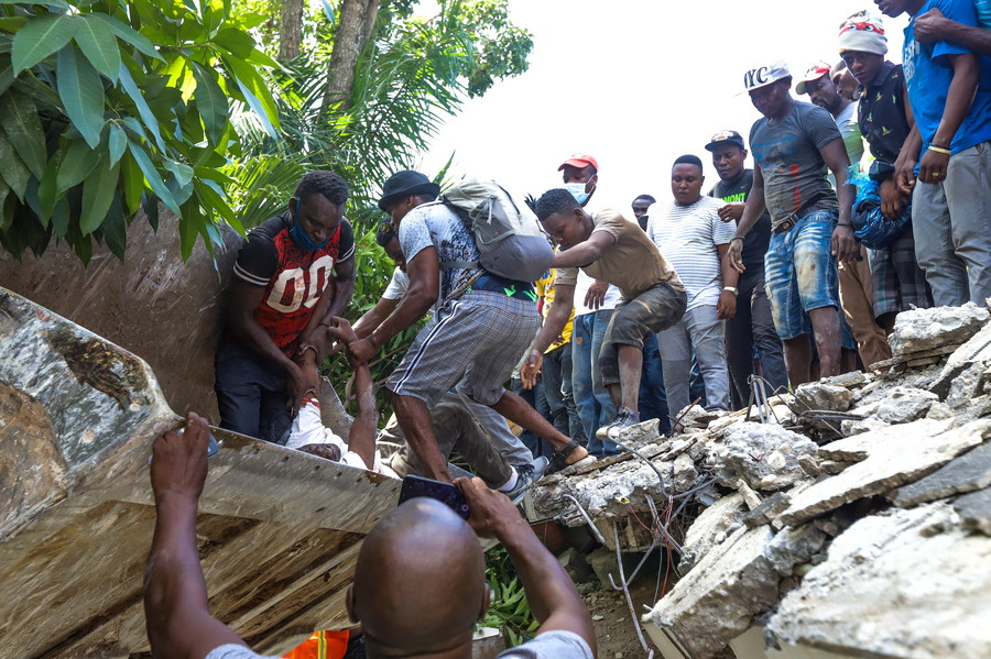 Σεισμός στην Αϊτή: Στους 724 οι νεκροί