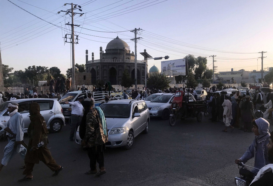 Αφγανιστάν: Έντεκα Αφγανούς προσπαθεί να απεγκλωβίσει η ελληνική πρεσβεία από την Καμπούλ