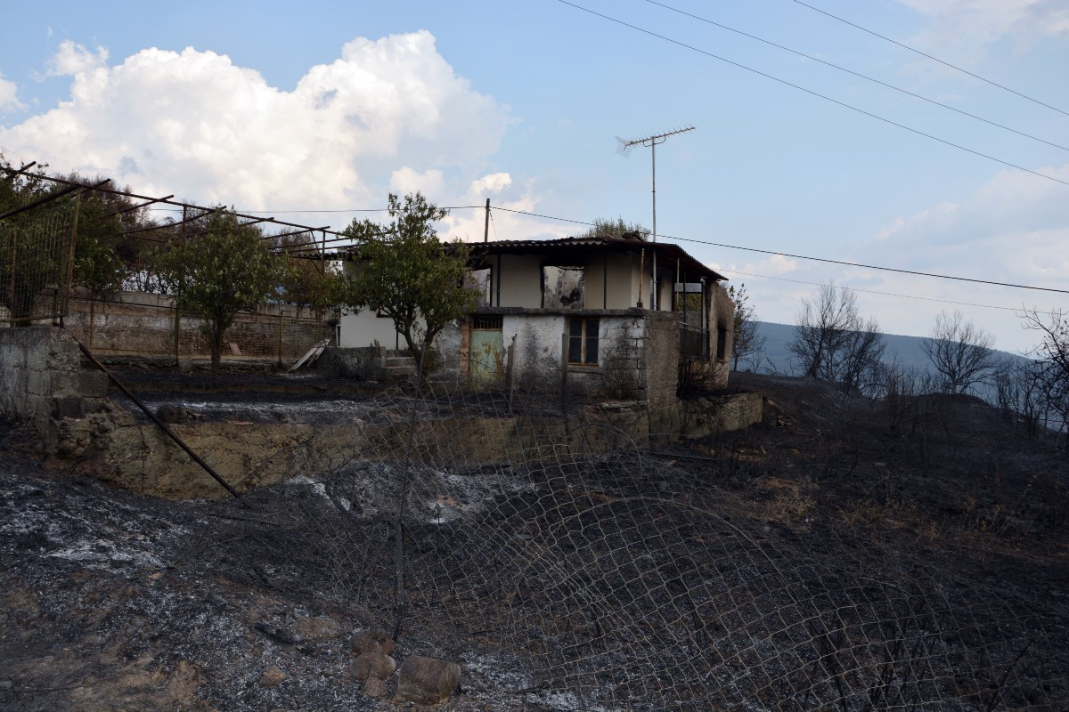 Φωτιές: Σε 777 ανέρχονται ως τώρα τα ακατάλληλα σπίτια