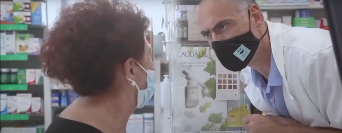 Φαρμακοποιός εναντίον 5G – Το απολαυστικό βίντεο για τον εμβολιασμό