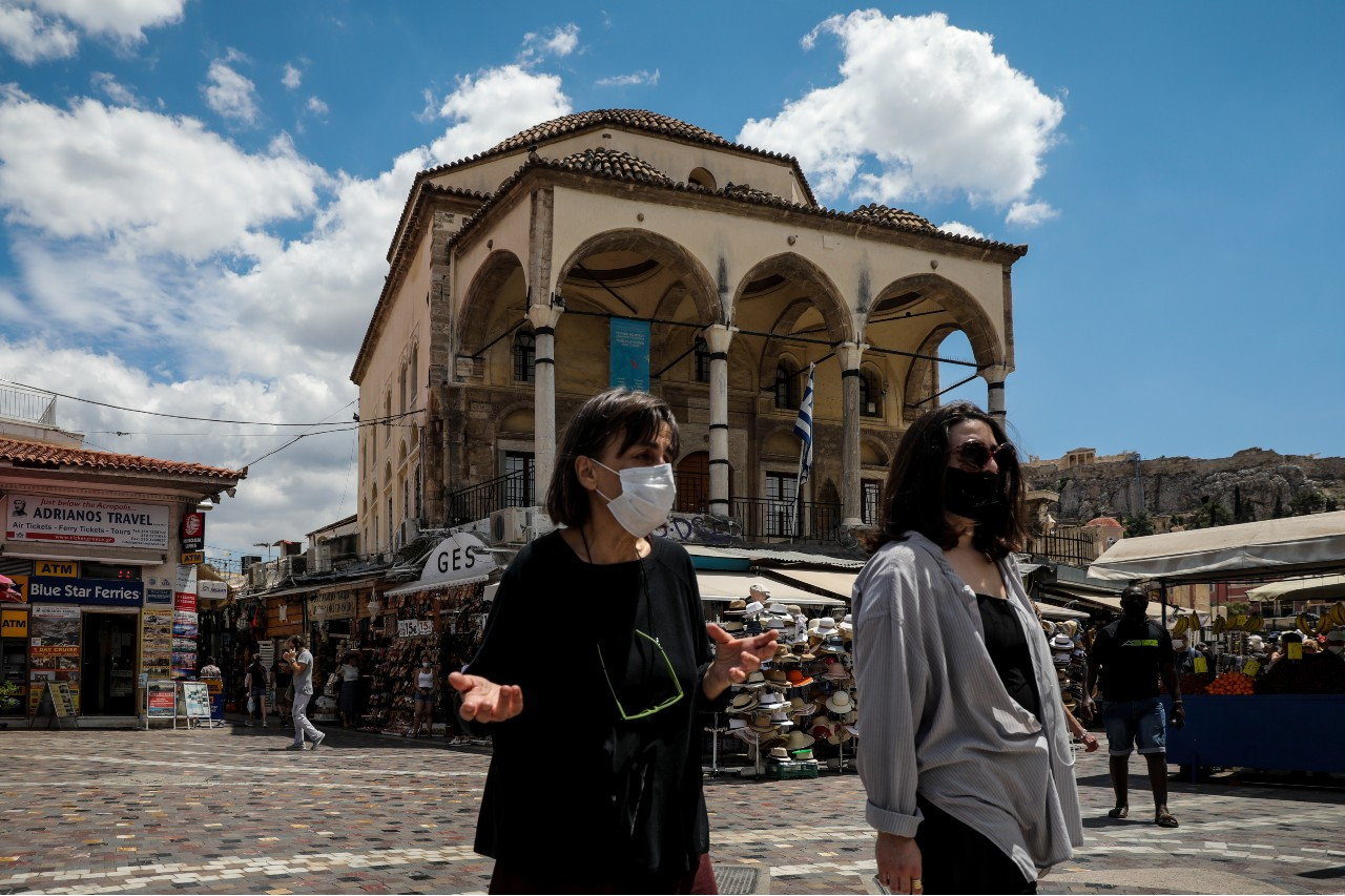 Τζανάκης: Η μετάλλαξη «Δέλτα» επιβάλλει διπλή μάσκα και στους εξωτερικούς χώρους