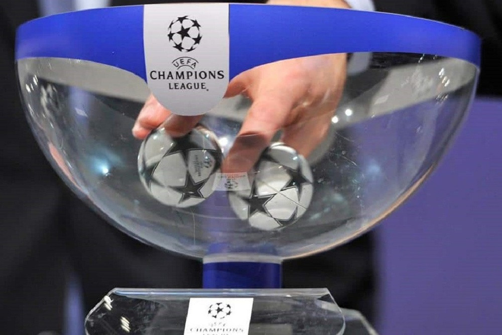 Champions League: η κλήρωση των ομίλων, οι βραβεύσεις των καλύτερων [Βίντεο]