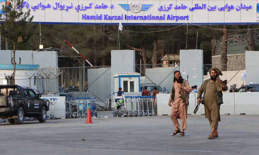 Ρουκέτες εναντίον του αεροδρομίου της Καμπούλ