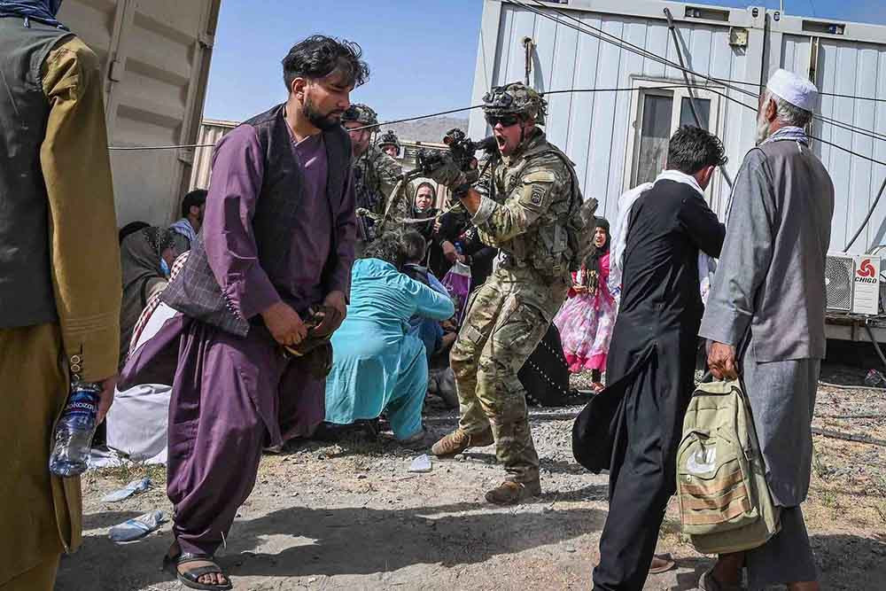 Το αποκαλυπτικό «Ημερολόγιο του Αφγανιστάν»: πυροβολώντας τους αγγελιοφόρους