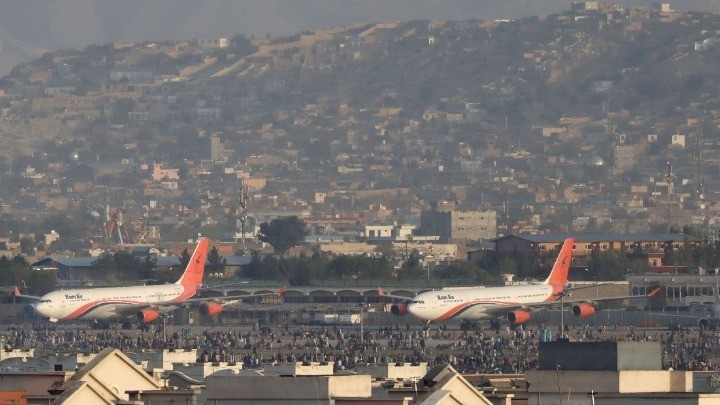 Το αεροδρόμιο της Καμπούλ άνοιξε και πάλι για πτήσεις βοήθειας