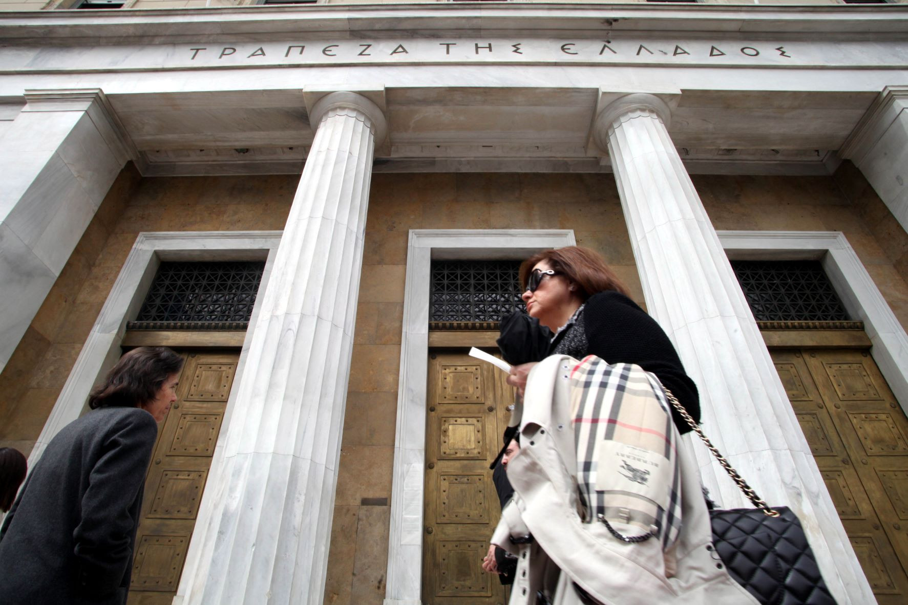 Εκτοξεύτηκε στο 236% το δημόσιο χρέος της Ελλάδας