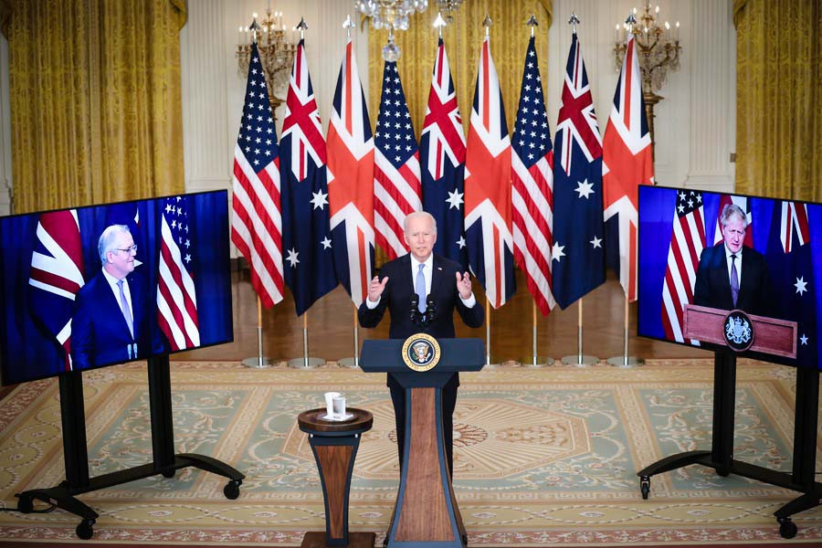 AUKUS: Συμμαχία ΗΠΑ – Βρετανίας – Αυστραλίας ενάντια στην Κίνα