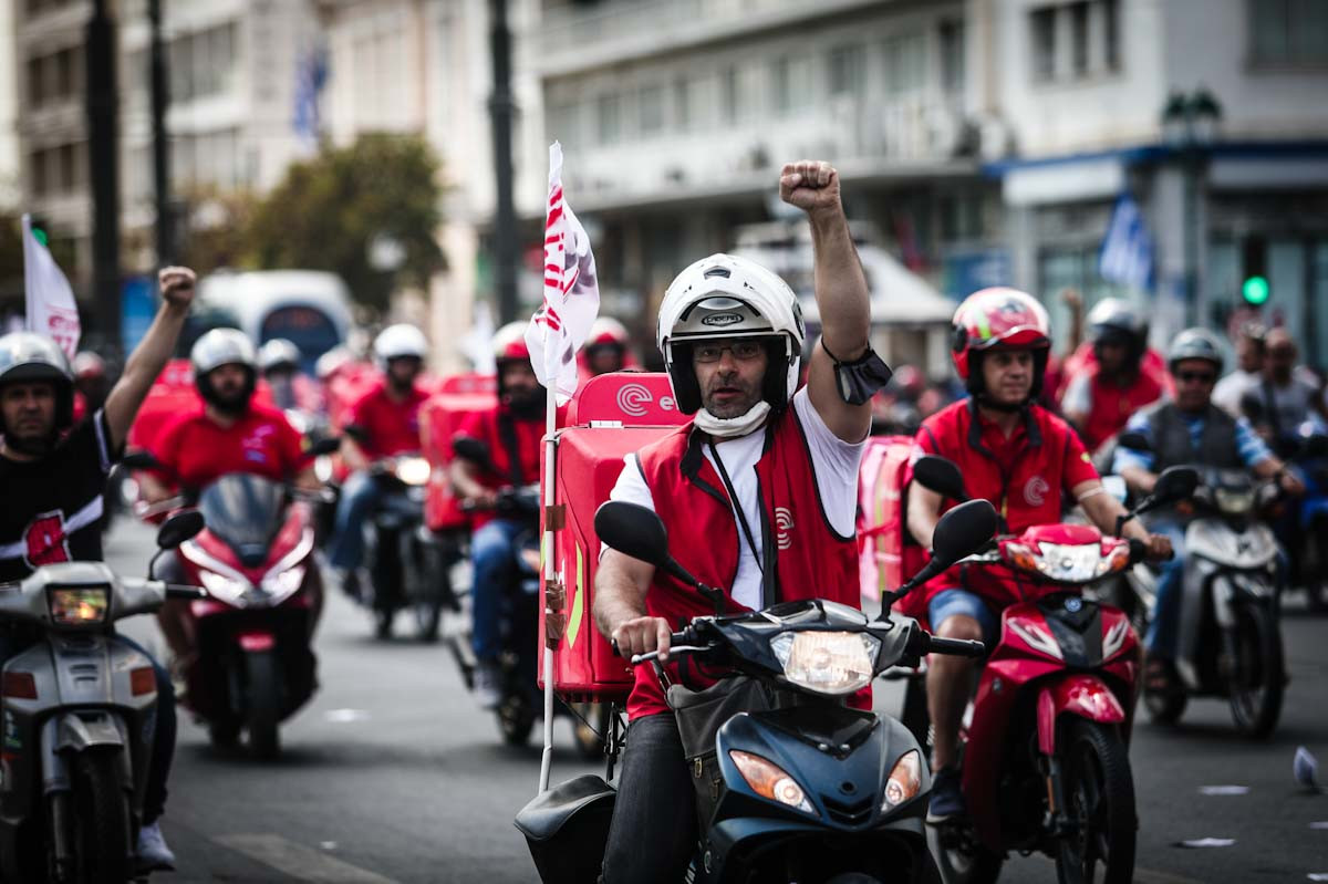 Χιλιάδες διανομείς στους δρόμους: «Είμαστε εργάτες όχι συνεργάτες»
