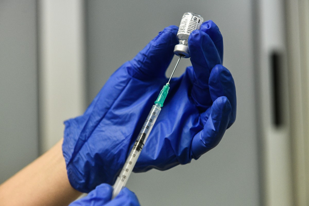 ΕΜΑ: Τον Οκτώβριο οι αποφάσεις για την τρίτη δόση του εμβολίου της Pfizer