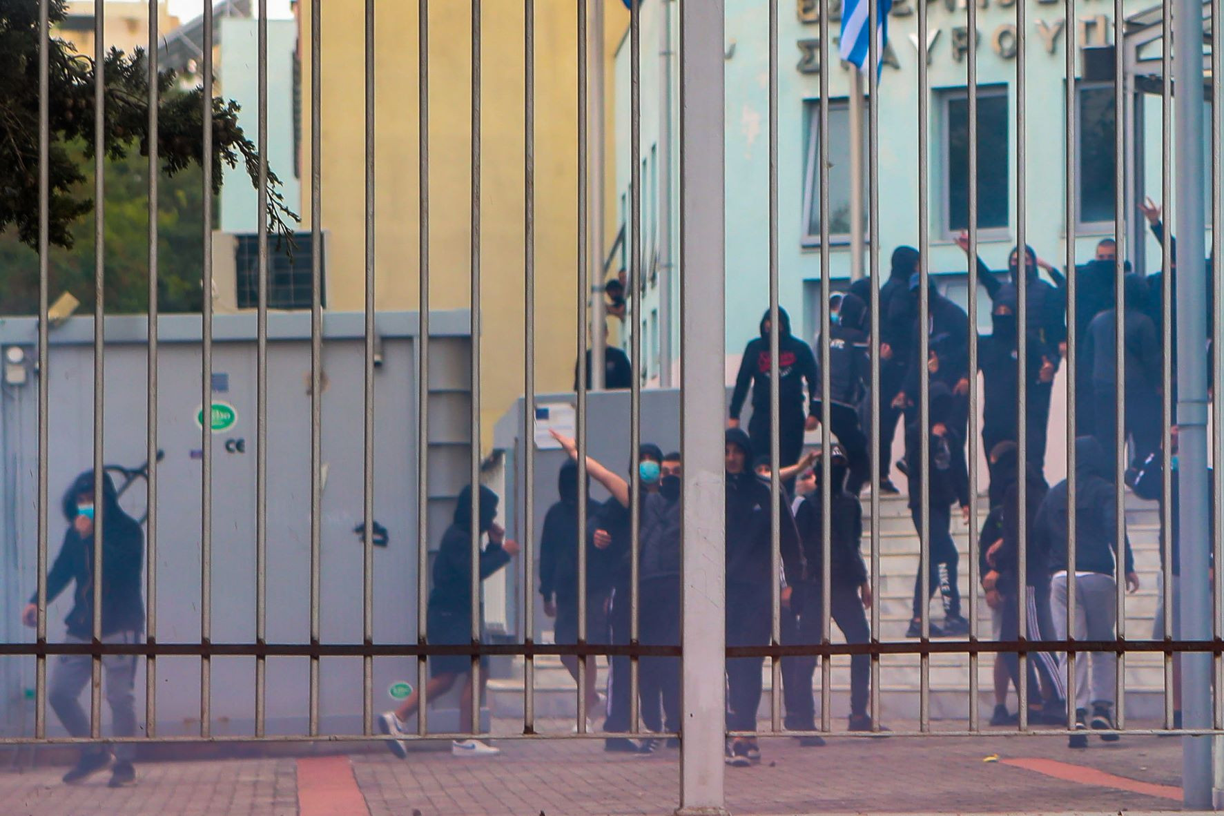 ΕΠΑΛ Σταυρούπολης: Νέα φασιστική επίθεση εναντίον μαθητών και φοιτητών, υπό το βλέμμα των ΜΑΤ