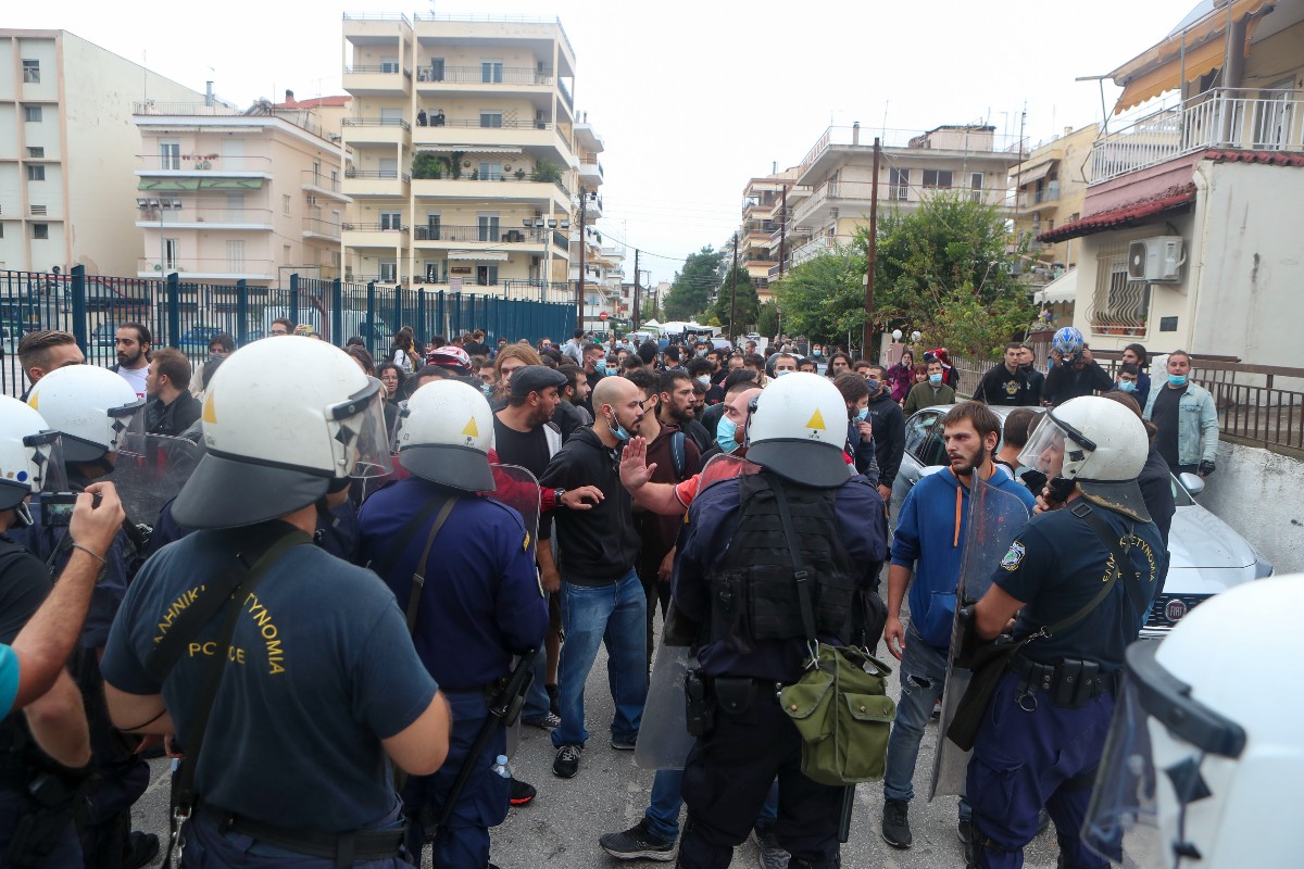 Γενικός γραμματέας υπουργείου Παιδείας για φασιστική επίθεση στη Σταυρούπολη: «Ιδεολογική αντιπαράθεση» κάποιων ομάδων