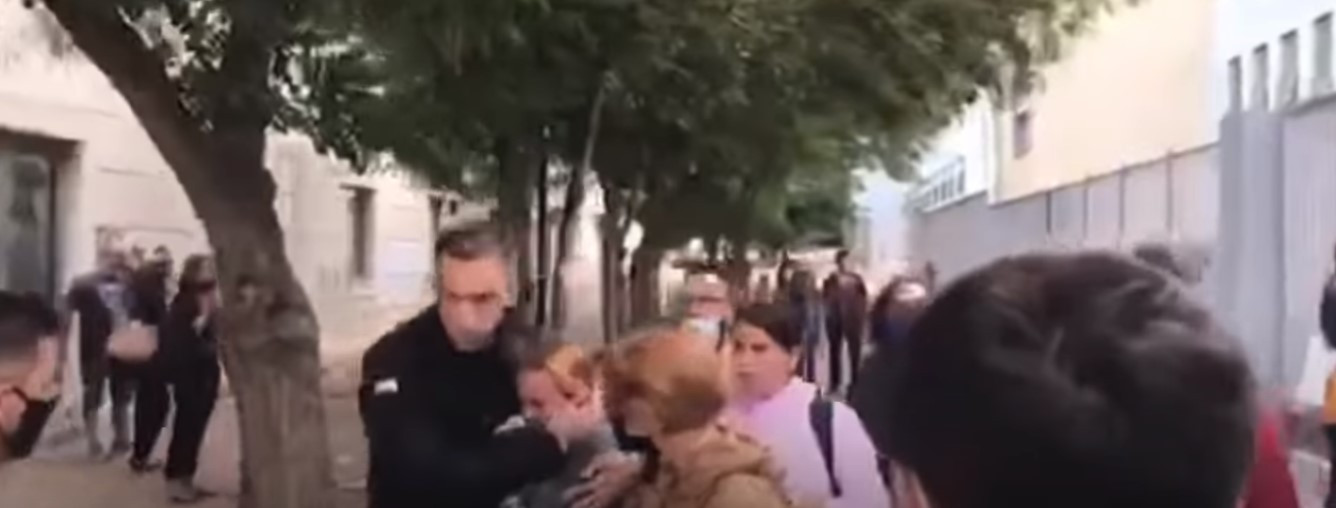 ΕΠΑΛ Σταυρούπολης: Οι νεοναζί χτύπησαν μαθήτρια που τους κατήγγειλε [Βίντεο]