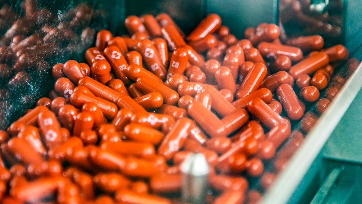 Κορονοϊός: Η Merck ανακοίνωσε φάρμακο που μειώνει θανάτους και νοσηλείες κατά 50%