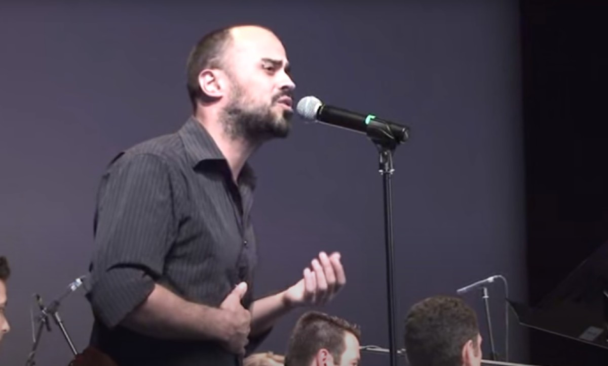 Πέθανε ο τραγουδιστής Δημήτρης Σαμαρτζής