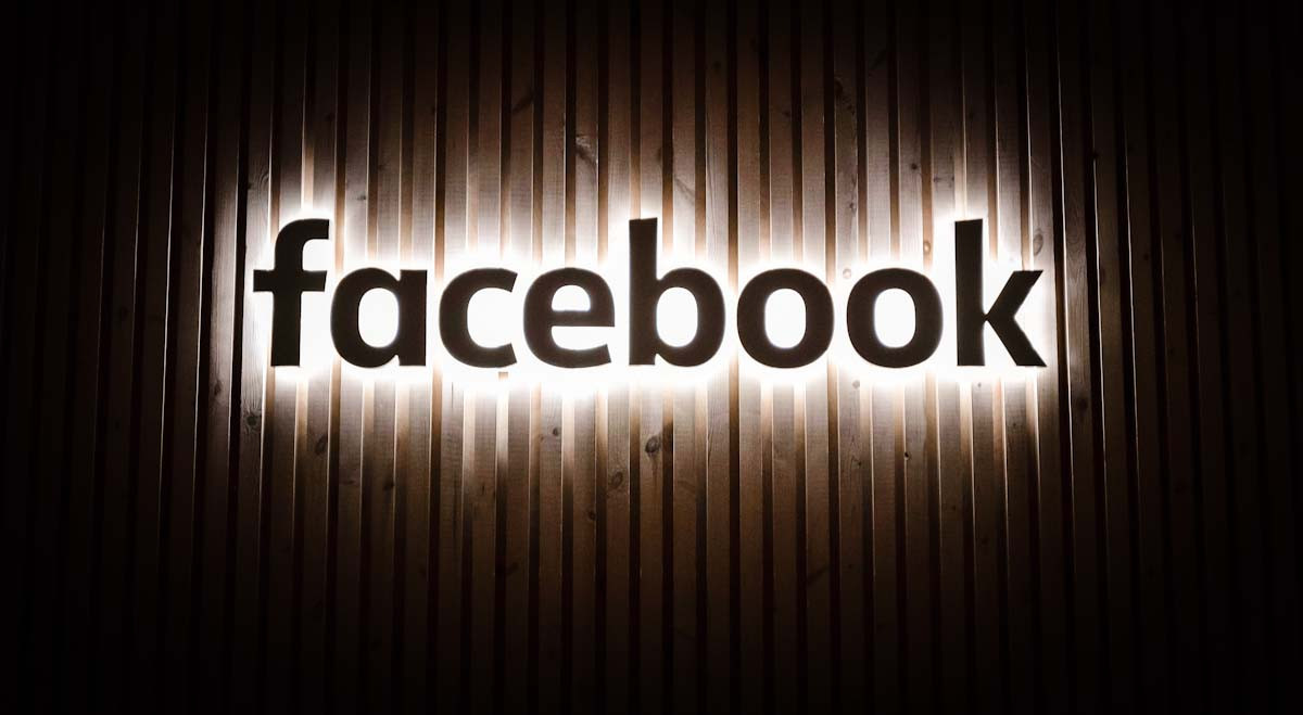 Μπλακ άουτ στο Facebook: Το χρονικό και τα αίτια της πρωτοφανούς κατάρρευσης