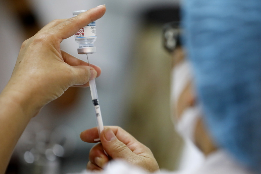 Κορονοϊός: Σουηδία και Δανία σταμάτησαν εμβολιασμούς νέων με Moderna