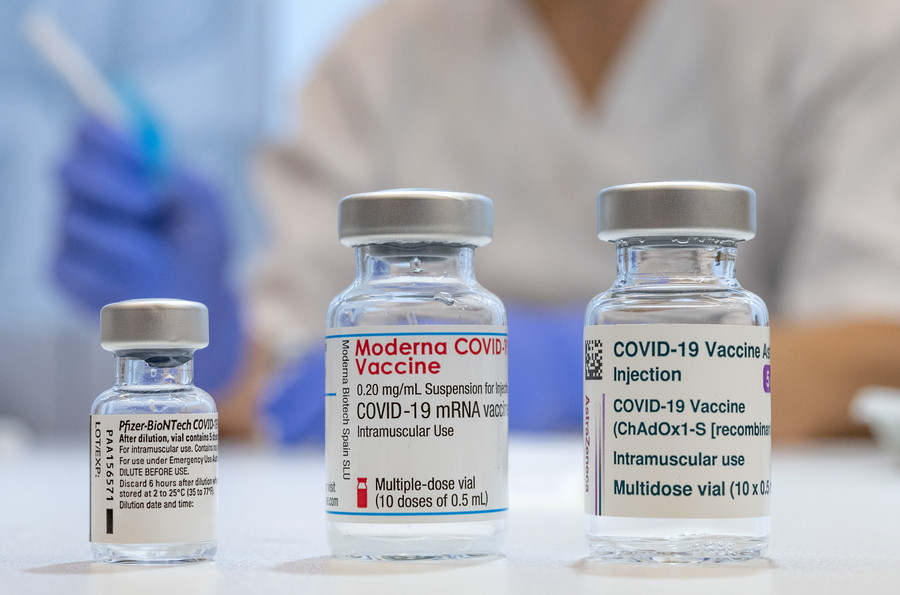 Γιατί οι Σκανδιναβοί σταματούν τον εμβολιασμό με Moderna στους κάτω των 30 ετών