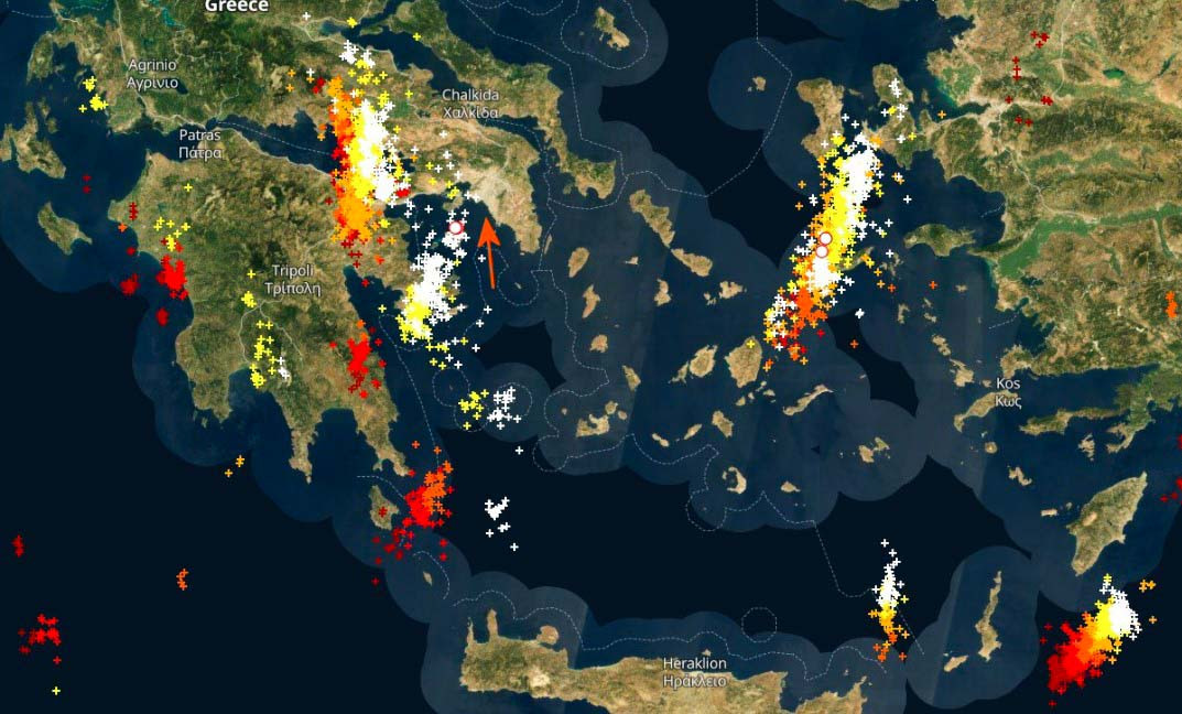 Πυρήνες καταιγίδων κινούνται από τον Σαρωνικό στην Αττική
