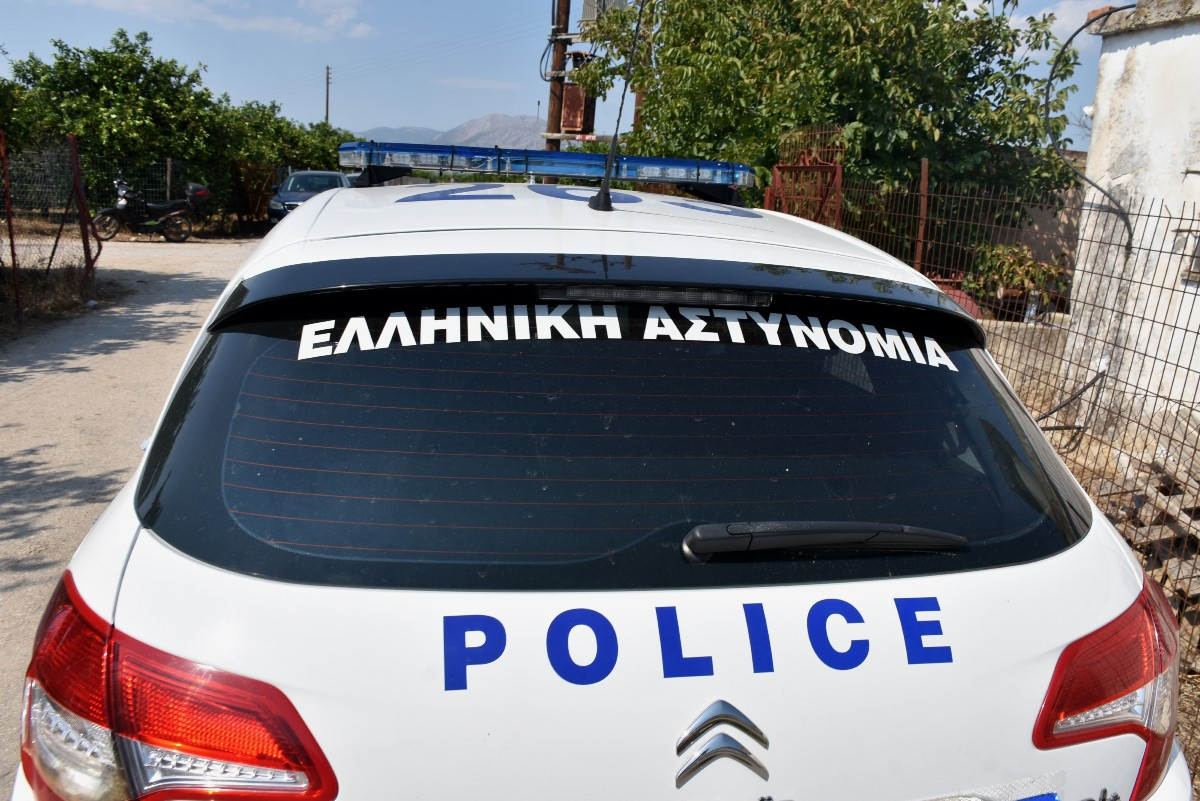 Θεσσαλονίκη: Οδηγός παρέσυρε αυτοκίνητα και εξαφανίστηκε μετά από καταδίωξη