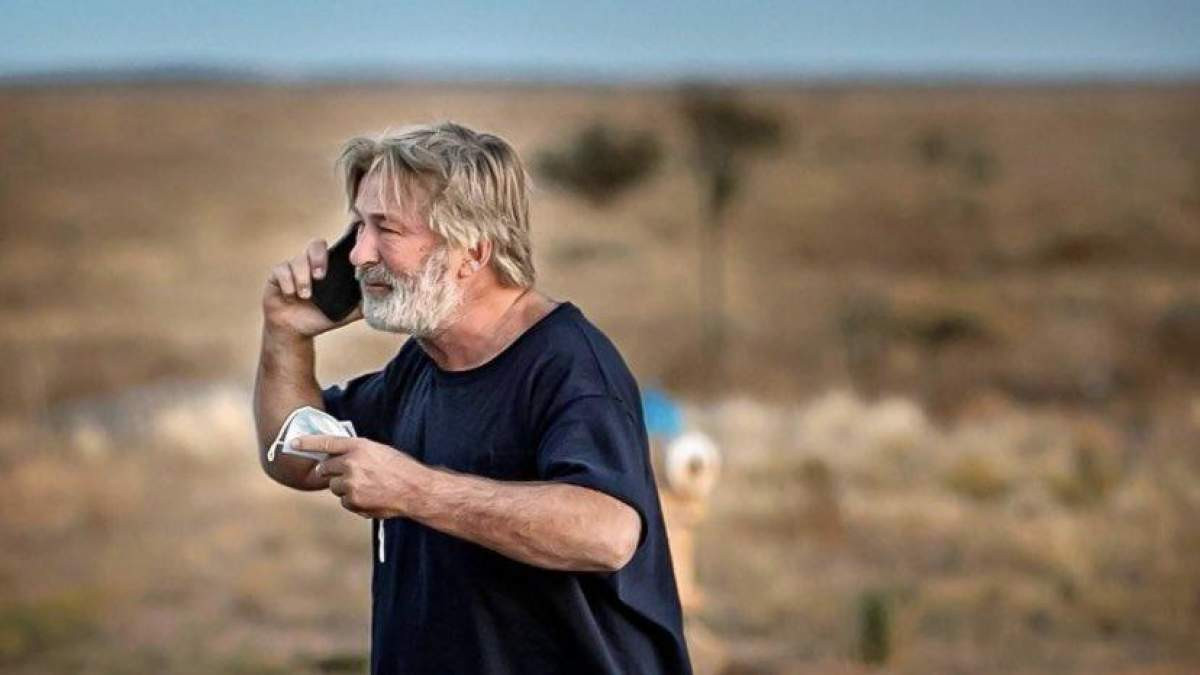 Υπόθεση Μπόλντγουιν: Μέλος συνεργείου είχε καταγγείλει το 2019 τον βοηθό σκηνοθέτη που έδωσε το όπλο στον ηθοποιό