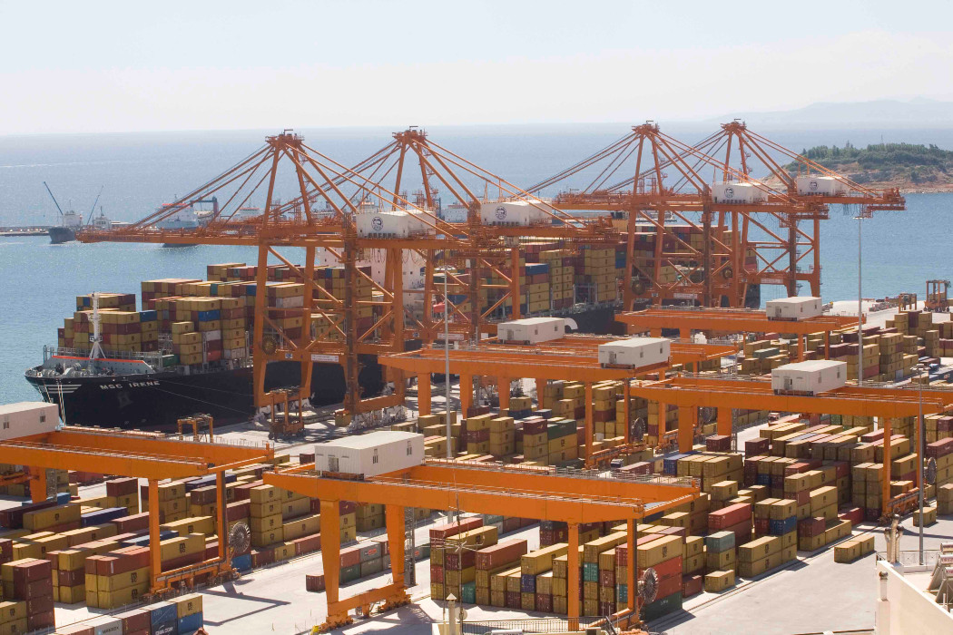 Θάνατος 40χρονου εργάτη στο λιμάνι του Πειραιά – Χτυπήθηκε από γερανοφόρο