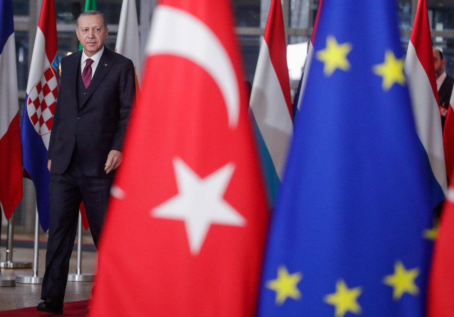 Το παρασκήνιο της αποτροπής μιας διπλωματικής κρίσης: Πώς Δύση και Ερντογάν έκαναν ένα βήμα πίσω