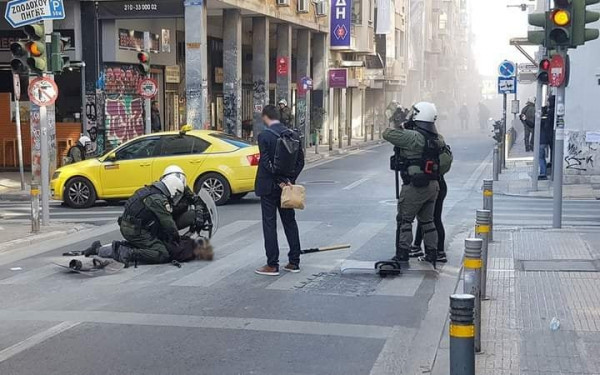 Η μαρτυρία του δικηγόρου Βασίλη Αρχιμανδρίτη για την επίθεση των ΜΑΤ