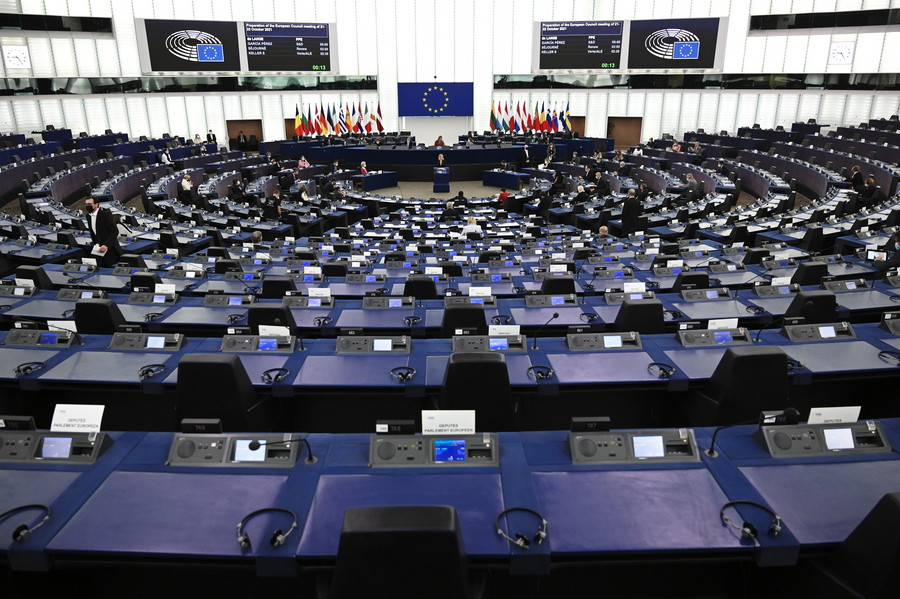 Η Ευρωβουλή μήνυσε την Κομισιόν για μη υπεράσπιση του Κράτους Δικαίου