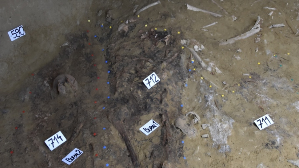 Αρχαιολογική ανασκαφή στην Τραπεζά Αιγιαλείας: Στο φως κτερίσματα και χάλκινα ξίφη