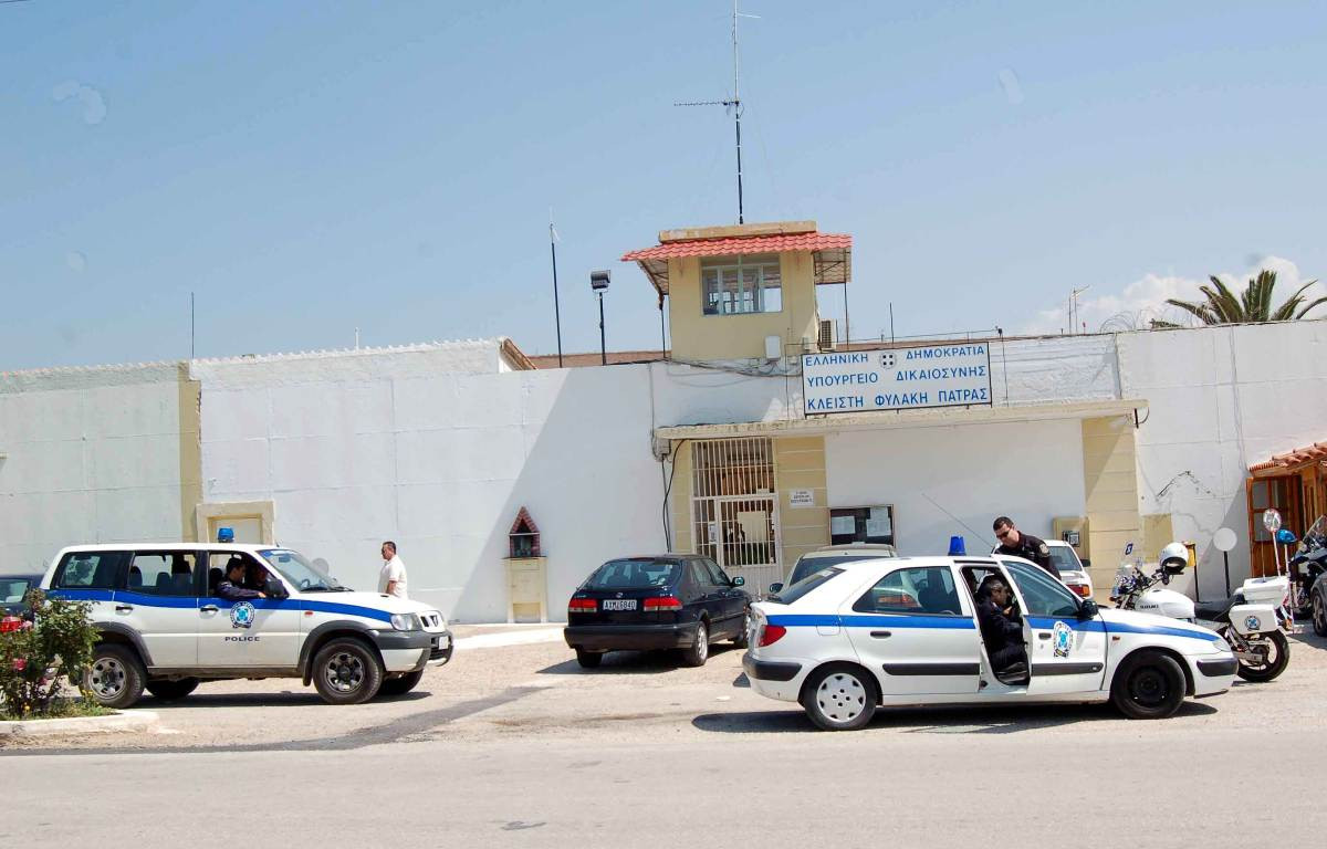 Φυλακές Πάτρας: Κρατούμενος κατάπιε ξυραφάκια και βίδες