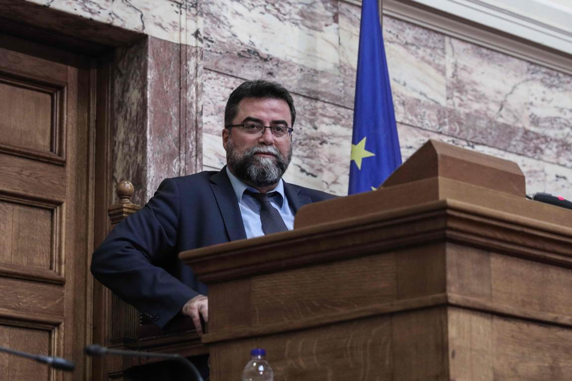 Γαλάζιος βουλευτής «καρφώνει» Σταϊκούρα και Καραμανλή για τις καθυστερήσεις στις επιδοτήσεις ενοικίων για πυρόπληκτους