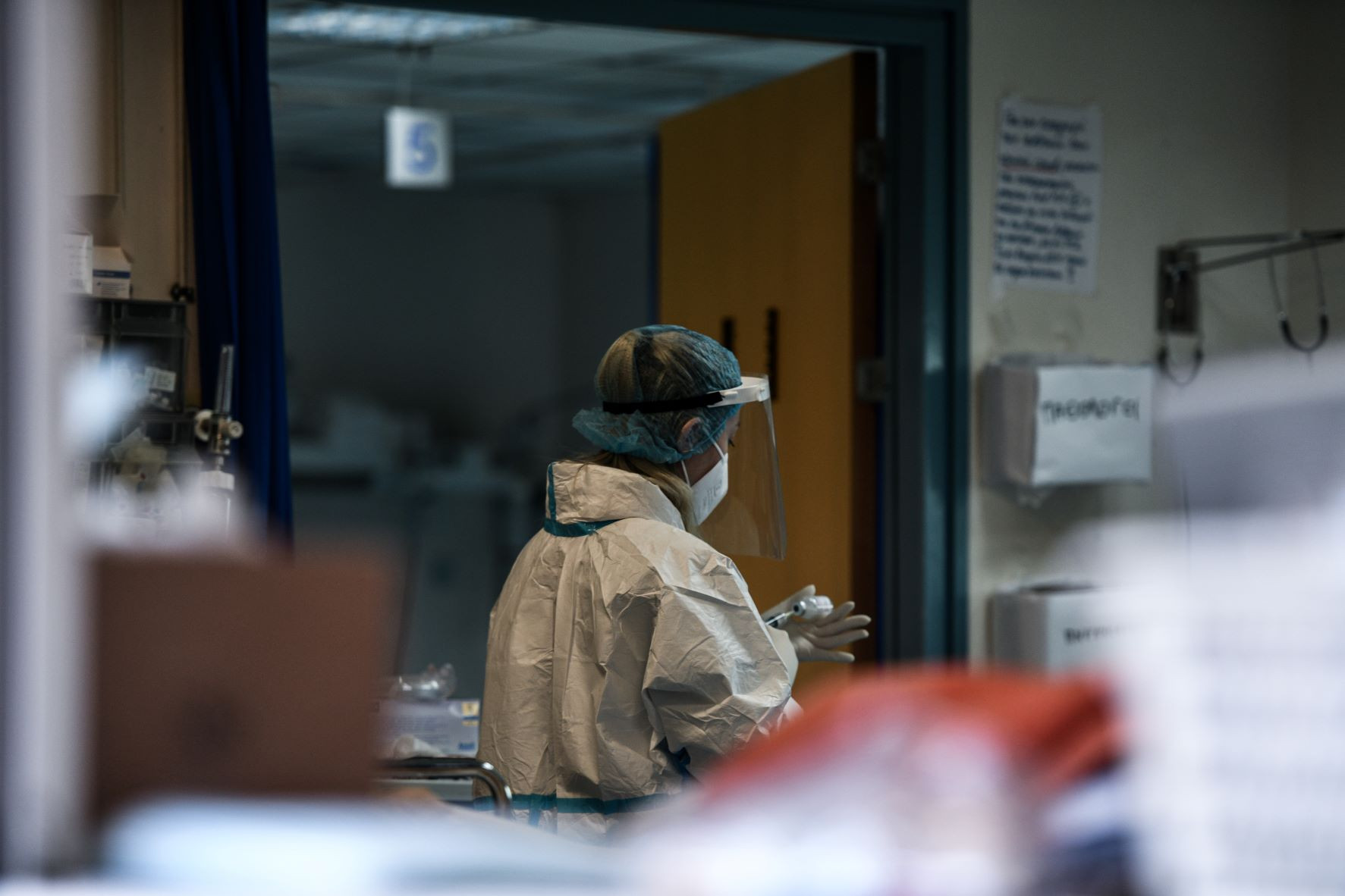 Στα ύψη η θνησιμότητα στην Ελλάδα: «Δήθεν νοσηλεία, μαζική δολοφονία» λέει στο tvxs.gr ο εντατικολόγος Μ. Ρίζος