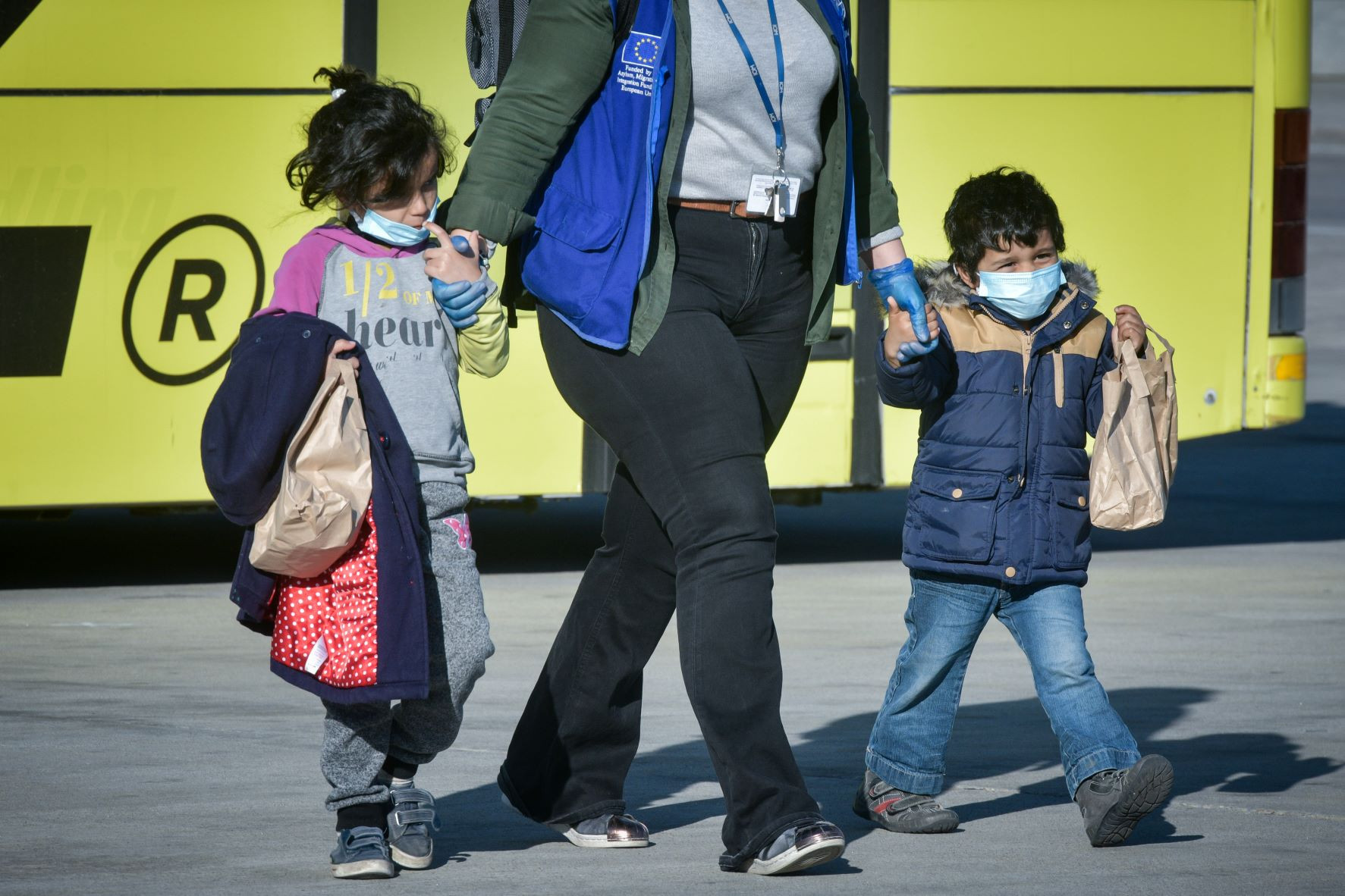 Διεθνής Επιτροπή Διάσωσης: Από τα 37.000 ασυνόδευτα παιδιά στην Ελλάδα, μόνο τα 469 ενώθηκαν με τις οικογένειές τους