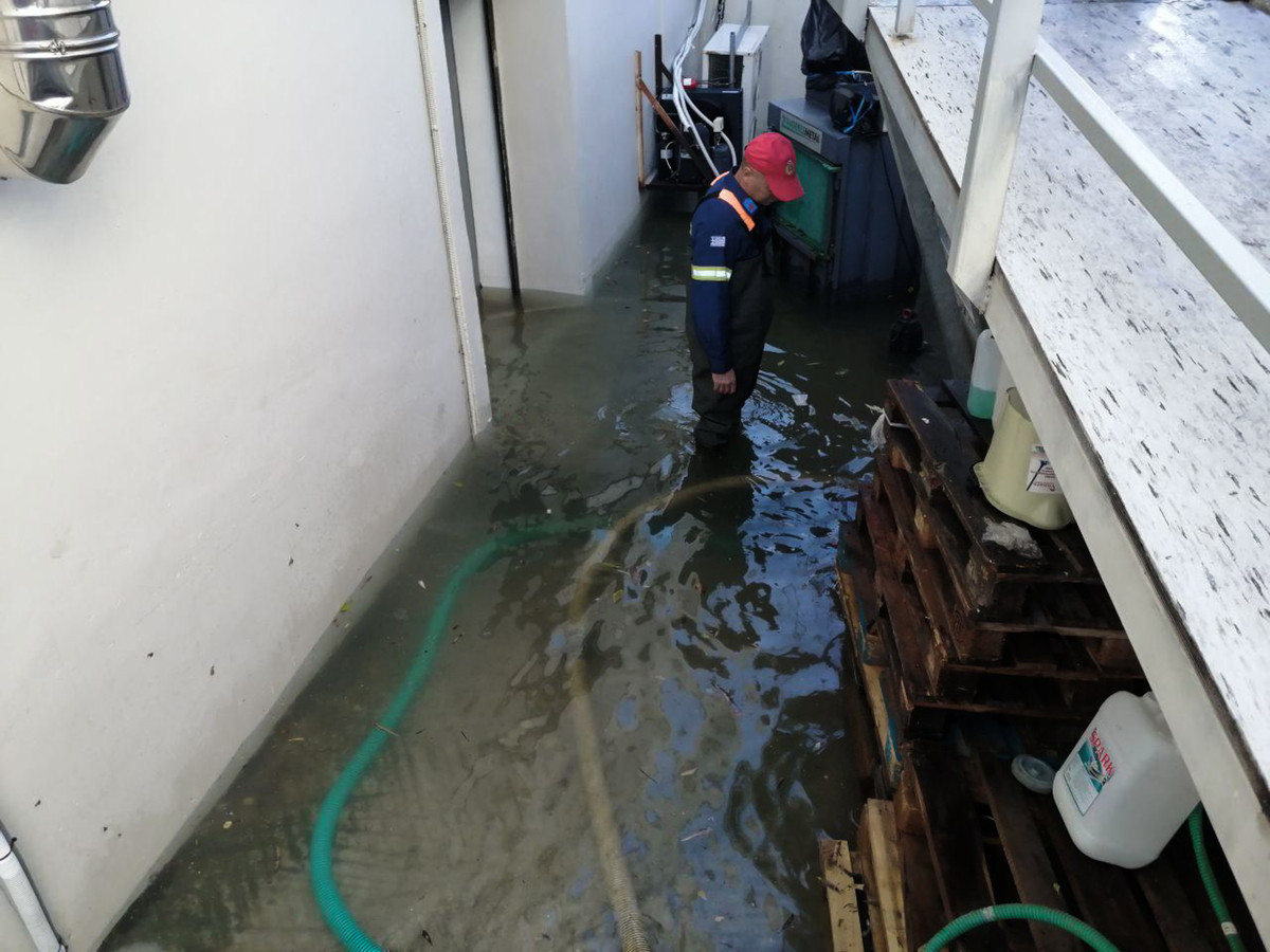 Ζάκυνθος: Μεγάλες καταστροφές από τον ανεμοστρόβιλο – Πλημμύρισαν σπίτια και ξενοδοχεία