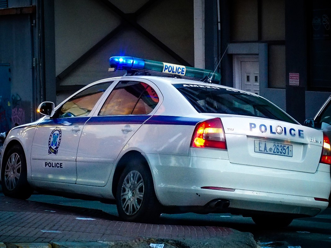 Θεσσαλονίκη: Μαθητής σημάδευε αστυνομικούς με όπλο και ακινητοποίησε το περιπολικό τους