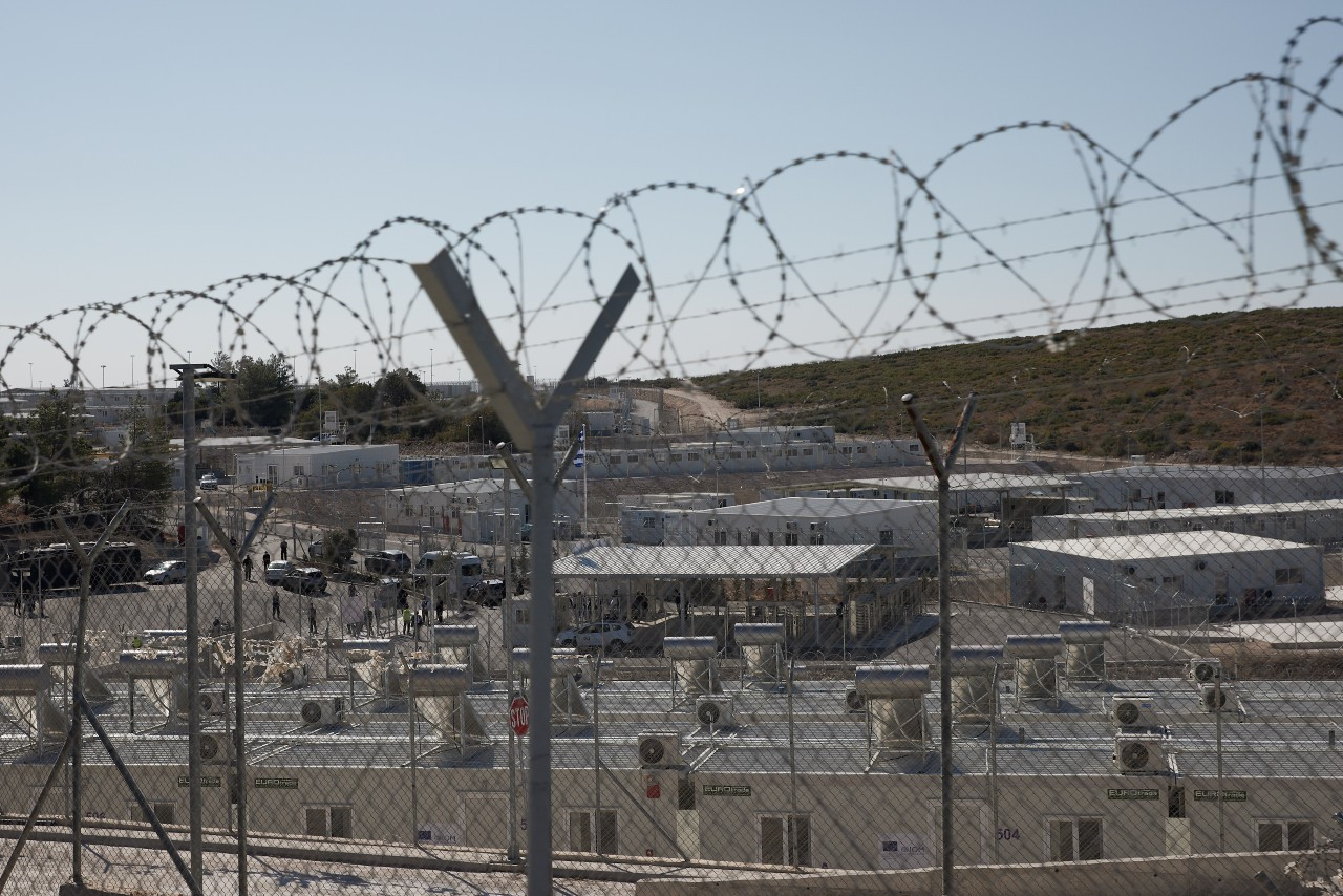 Διεθνής Αμνηστία: Παράνομη φυλακή η κλειστή προσφυγική δομή της Σάμου