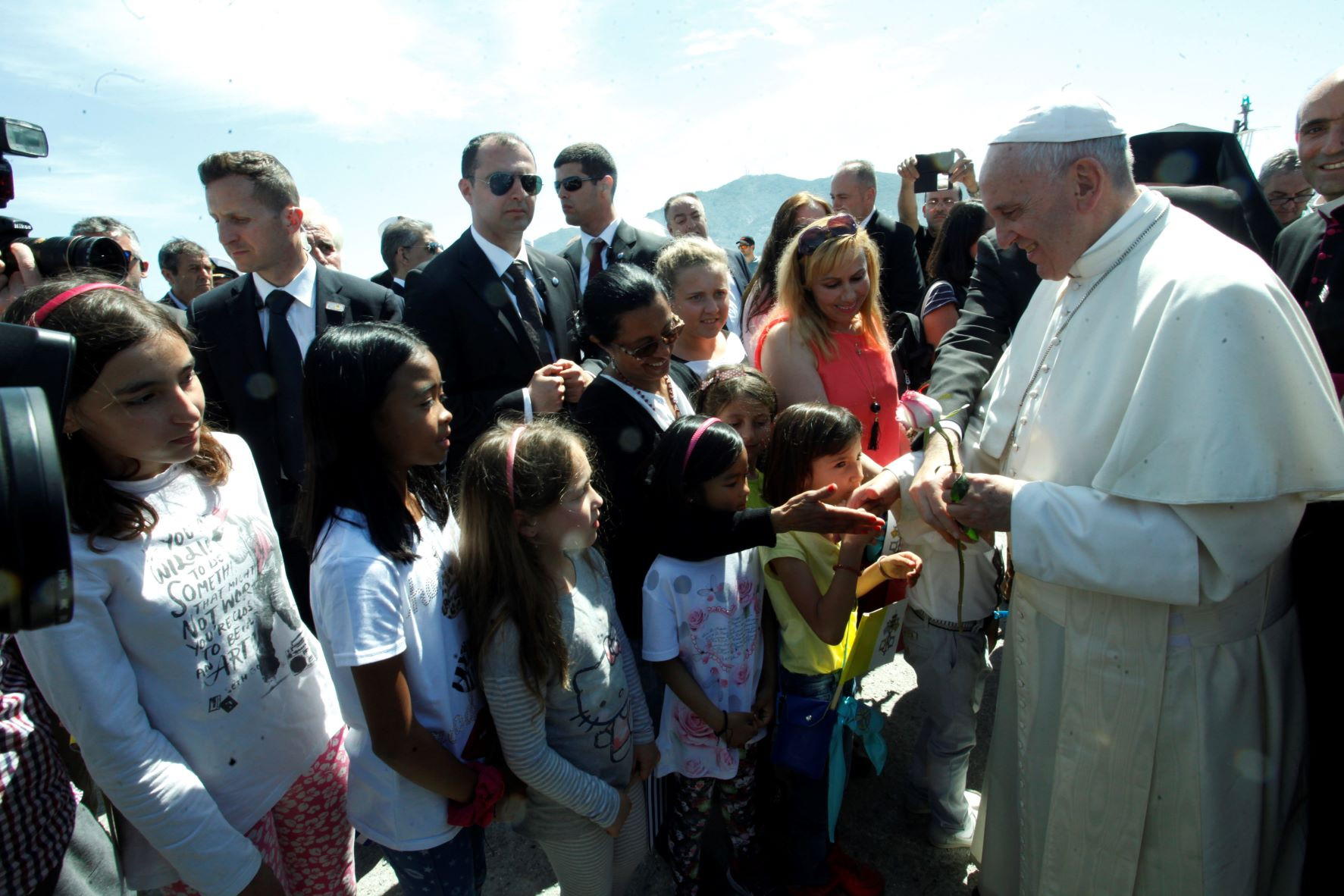 Η επιστολή 36 οργανώσεων προς τον Πάπα για το προσφυγικό